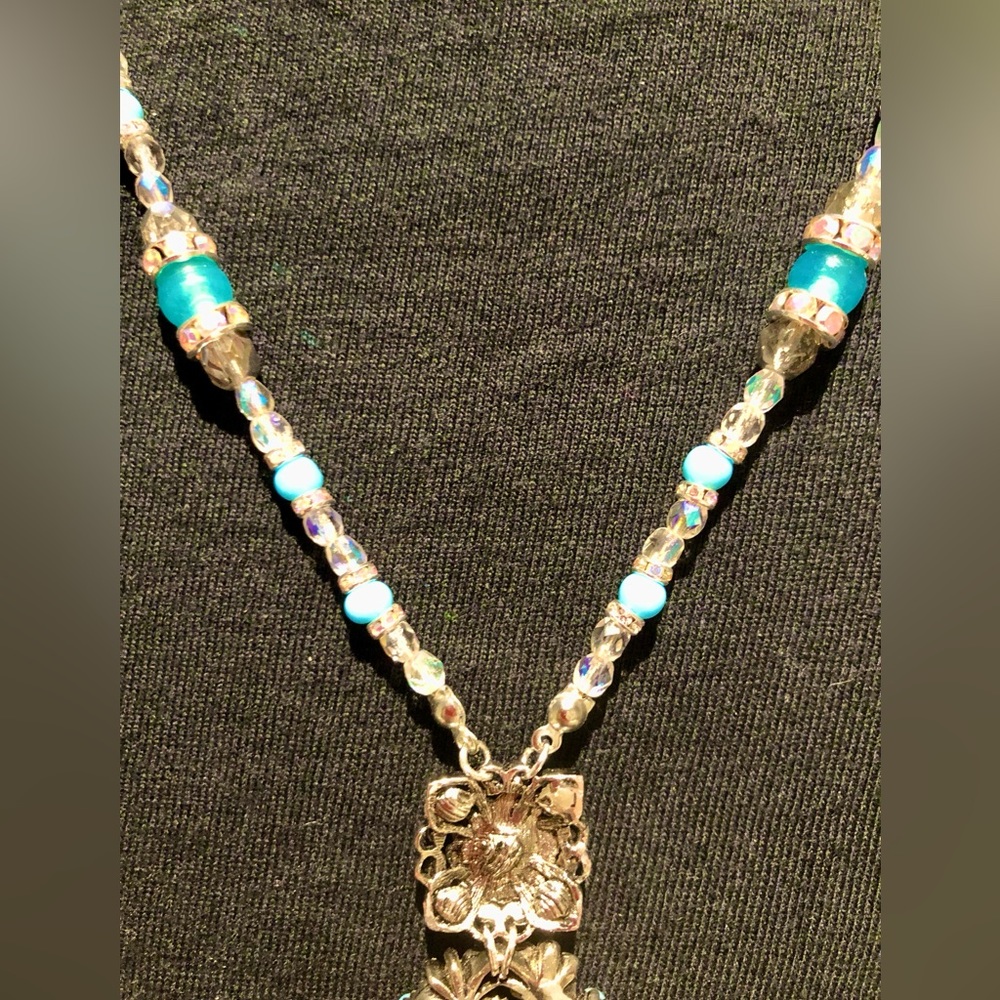 Handcrafted pendant necklace-vintage & new. AB crystals shades of turquoise - Picture 7 of 13